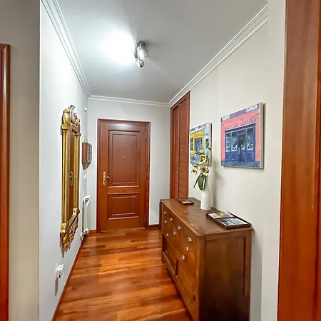 Apartment Completo, Amplio, Muy Iluminado Y Con Plaza De Garaje Incluida. O Grove