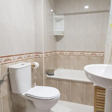 Completo, Amplio, Muy Iluminado Y Con Plaza De Garaje Incluida. O Grove