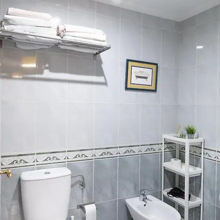 Completo, Amplio, Muy Iluminado Y Con Plaza De Garaje Incluida. * O Grove