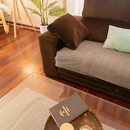 Completo, Amplio, Muy Iluminado Y Con Plaza De Garaje Incluida. Apartment